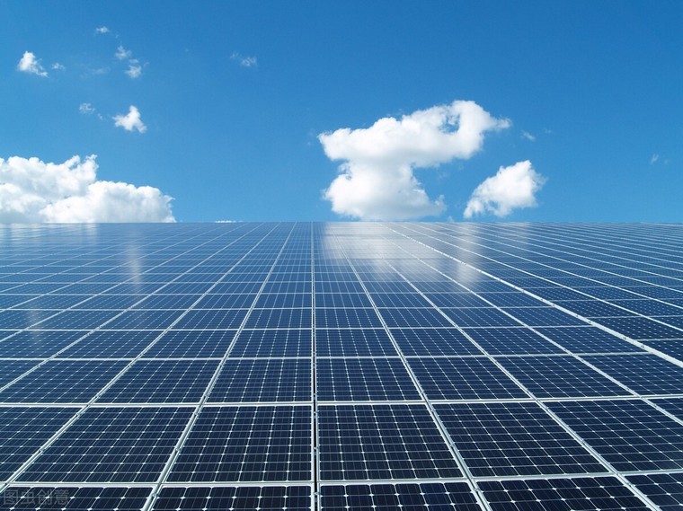 建50畝光伏發(fā)電需要投資多少錢(qián)，3mw光伏投資要多少