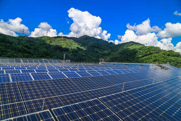 太陽能發(fā)電和光伏發(fā)電有什么區(qū)別，光伏發(fā)電的原理和技術(shù)