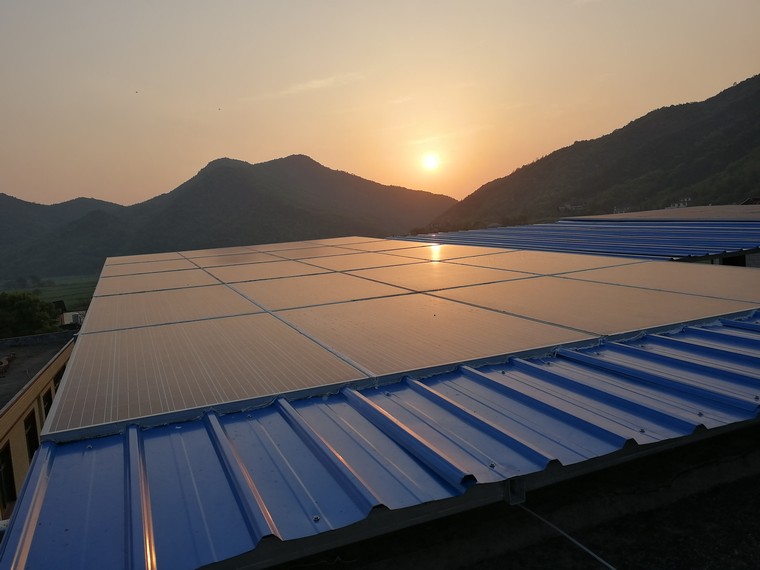 光伏發(fā)電有多少太陽光可利用?地球一天接收的太陽光有多少？